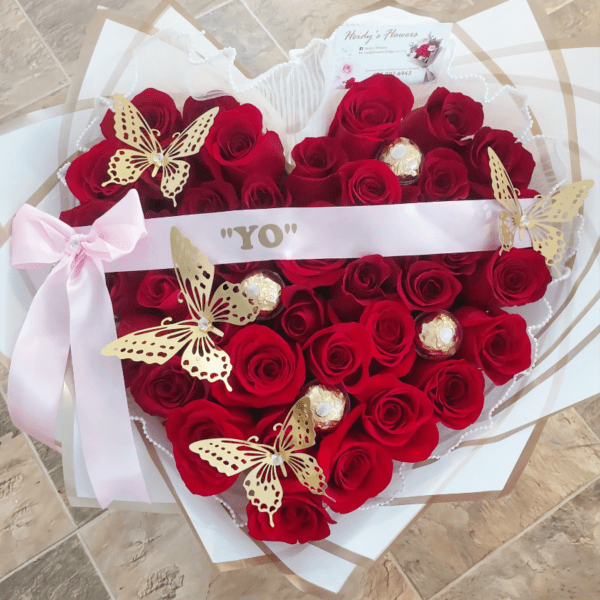 Red hear red rosess