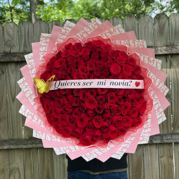Ramo buchon de rosas rojas