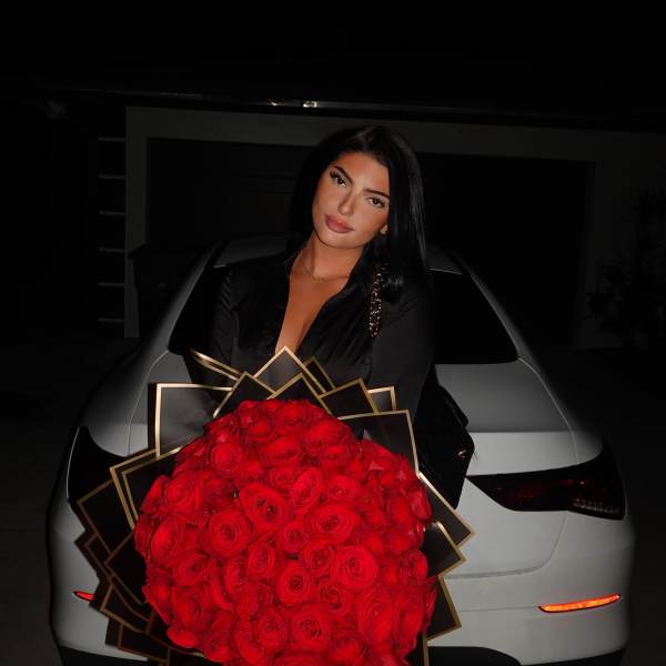 Say it with 100 roses