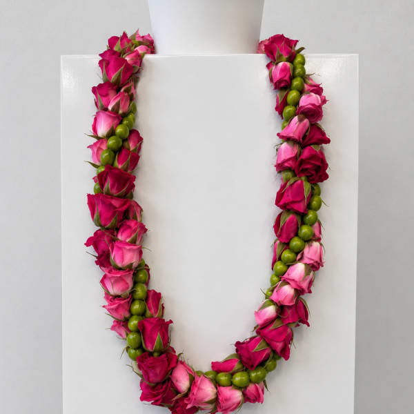 Rose and Berry Lei