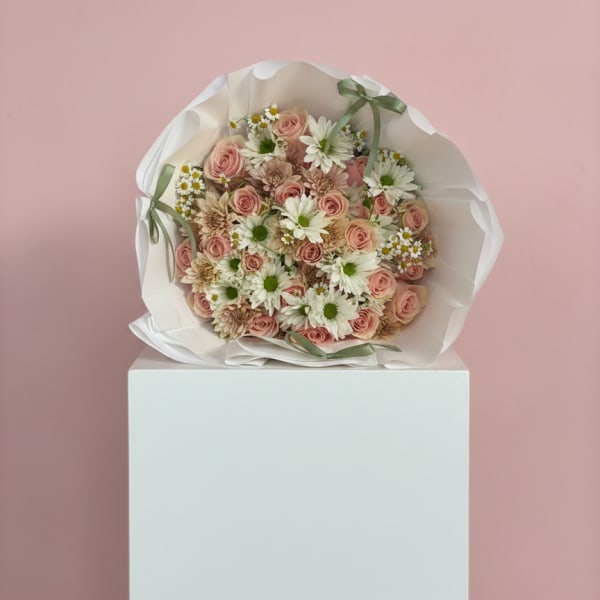 Blush Daisy Charm Bouquet