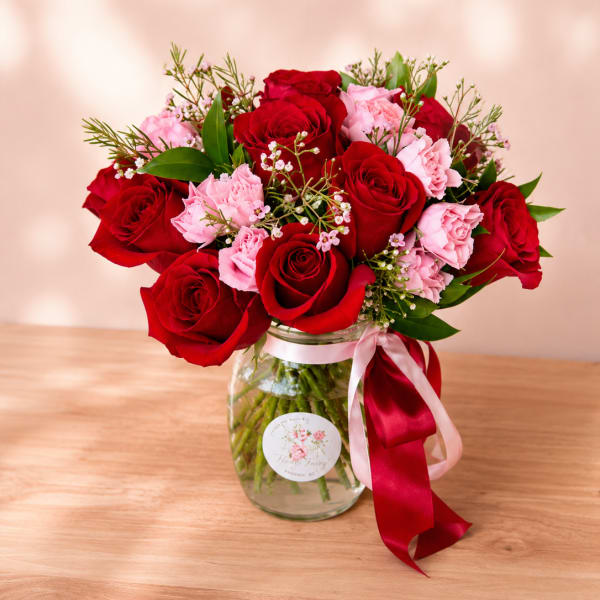 Eros' First Kiss – Luxury Vase