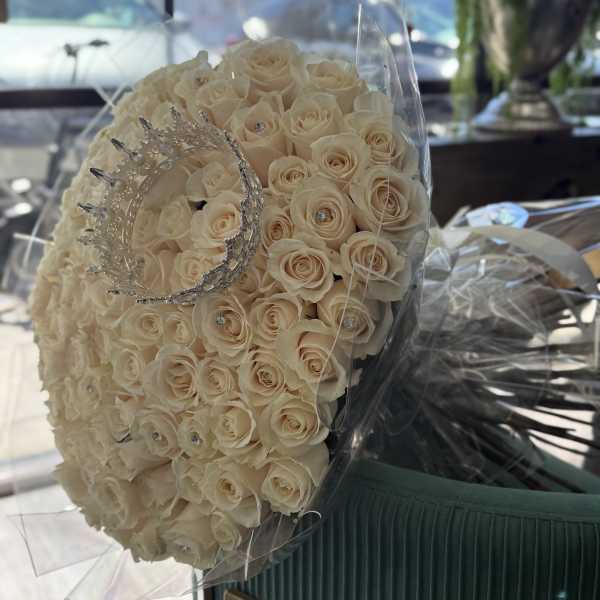 Crown Rose Bouquet