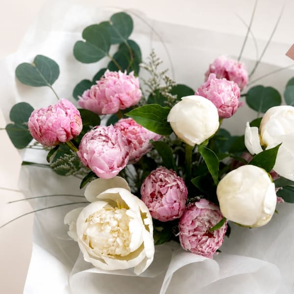 Special Luxe Pink & White Peony bouquet