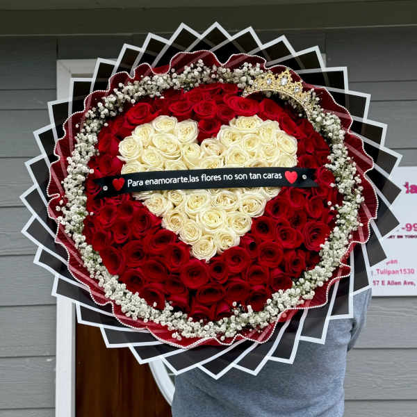 Ramo de 100 rosas en corazón