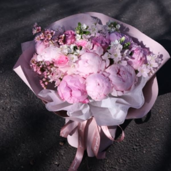 Peonies × Roses — the dream duo