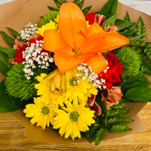 Visser's Beautiful Bold Handheld Bouquet