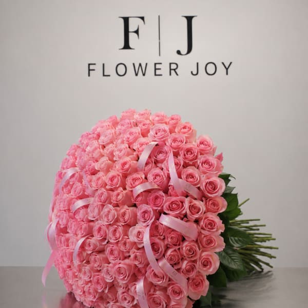 Rosy Charm (101 Roses)