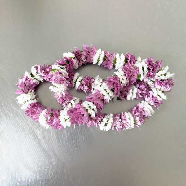 Daisy Lei or Chrysanthemum Lei