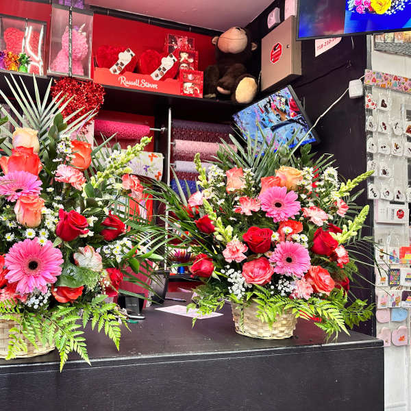 Gerber & Rose Sympathy & Funeral Arrangement (1 Basket)
