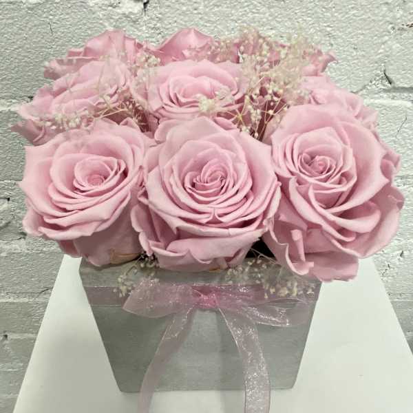 9 Forever Roses
