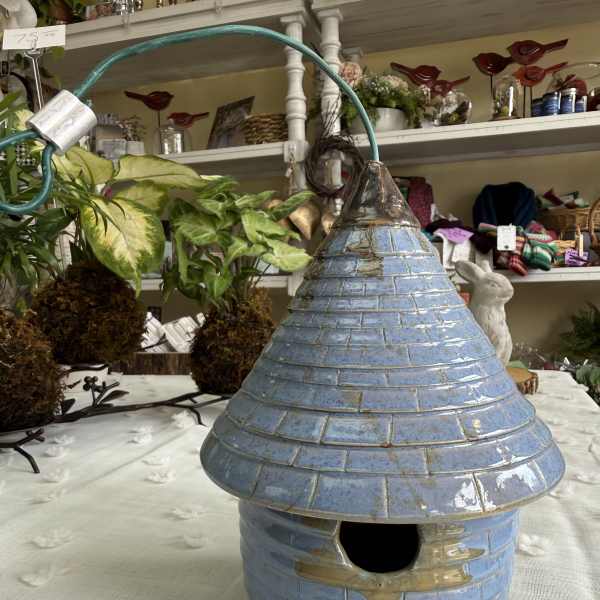 Bird feeder