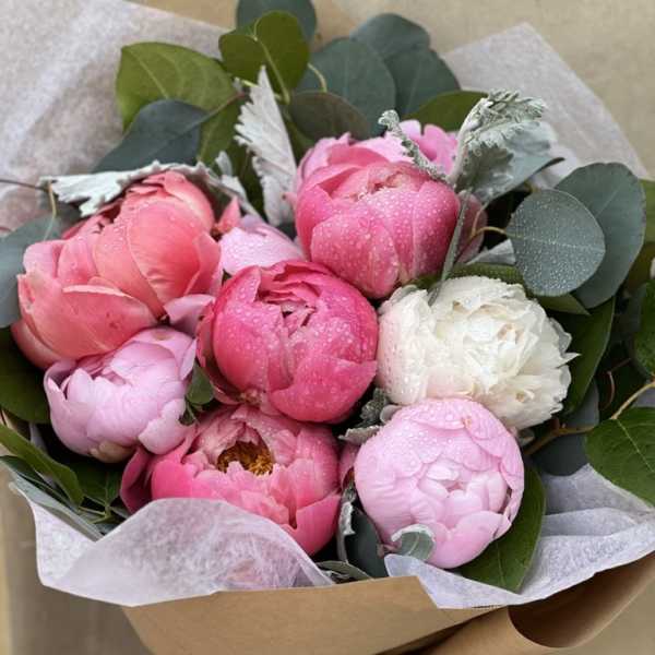 Peony charm bouquet