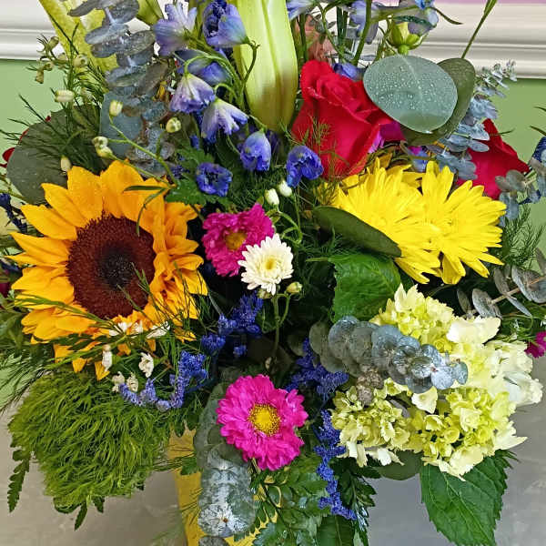 Wildflower glass vase arrangement