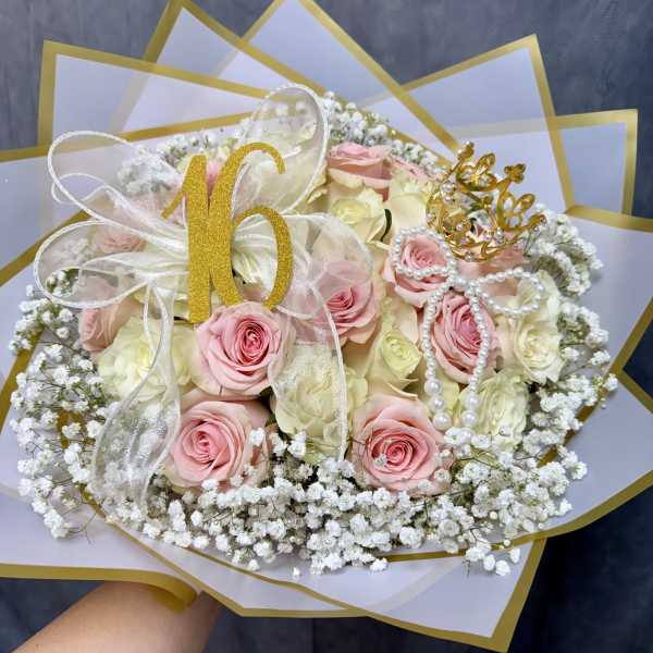 Sweet 16 Pink White Roses Bouquet