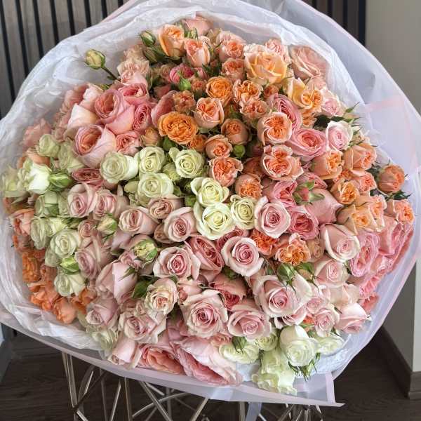 Peach Blush Grand Luxury Bouquet