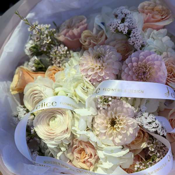 Champagne Blush Luxury Bouquet