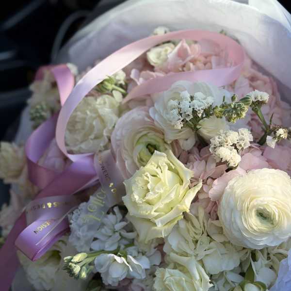 Soft Ivory Garden Bouquet