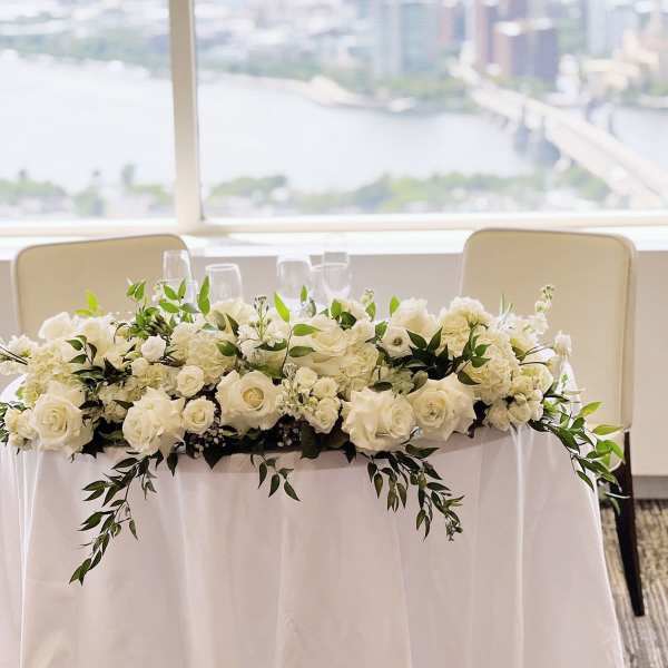 Simple Sweetheart table arrangement