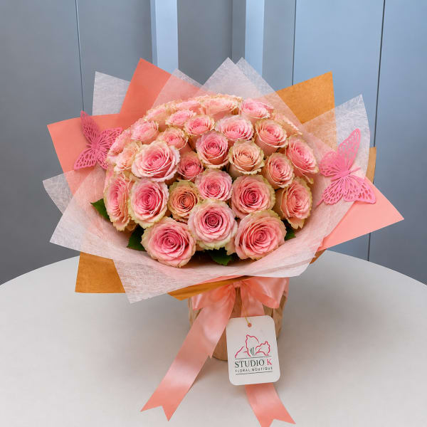 Studio K Signature 30 Rose Hand Bouquet