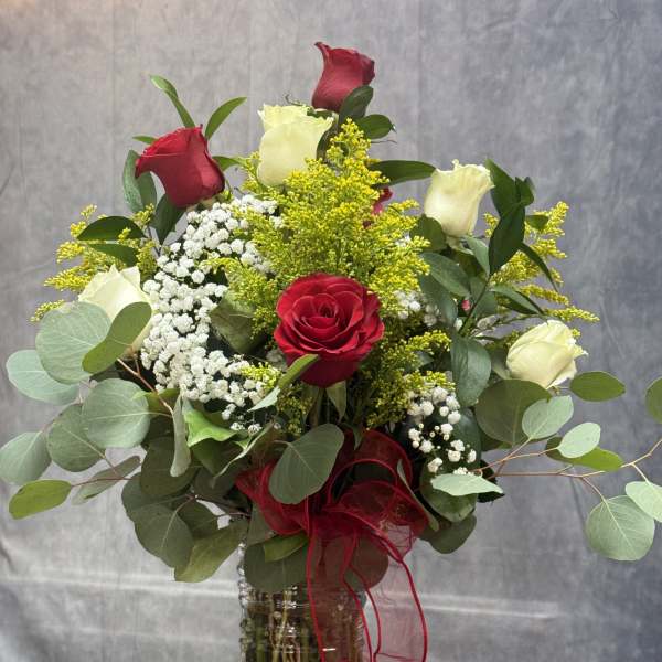 Red White Roses Vase