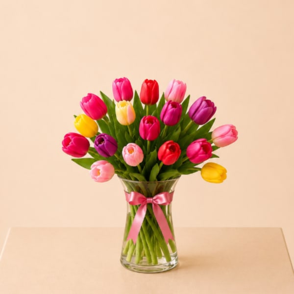 Signature Mixed Tulips in Glass Vase | 12 Tulip Arrangement
