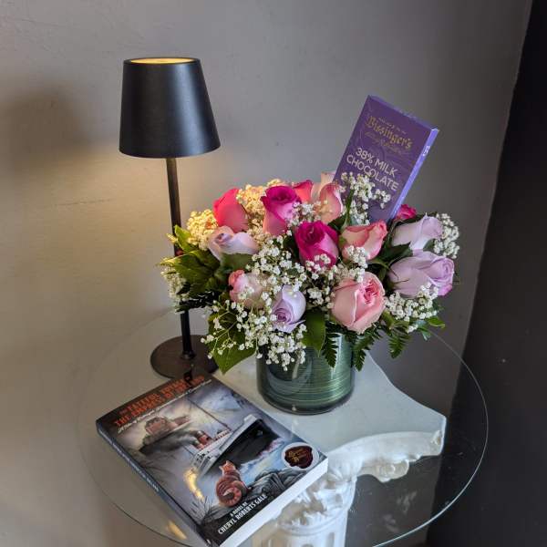Midnight book club Package (flowers and gifts)