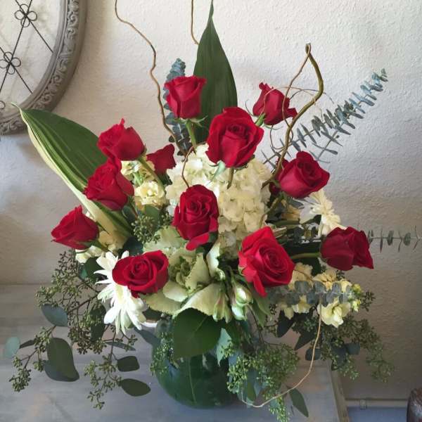 Red Roses in white (ARCHIVED)