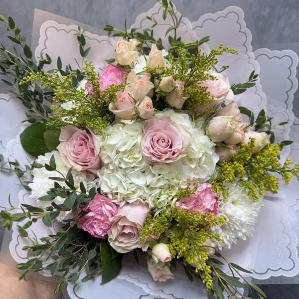 Blushing clouds bouquet