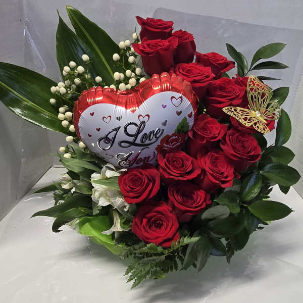 Red roses with a heart-shaped "I Love You" balloon