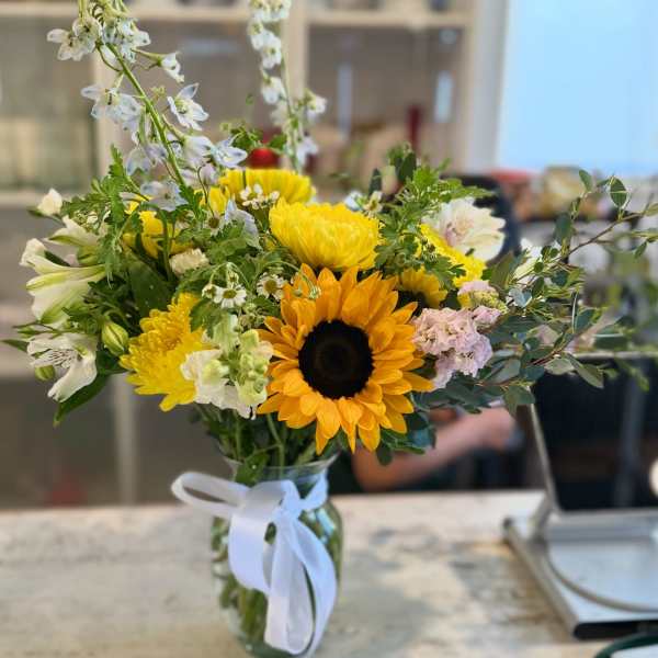 ARRANGEMENT OF THE WEEK - OUR CHOICE MUMS AND SUNFLOWER