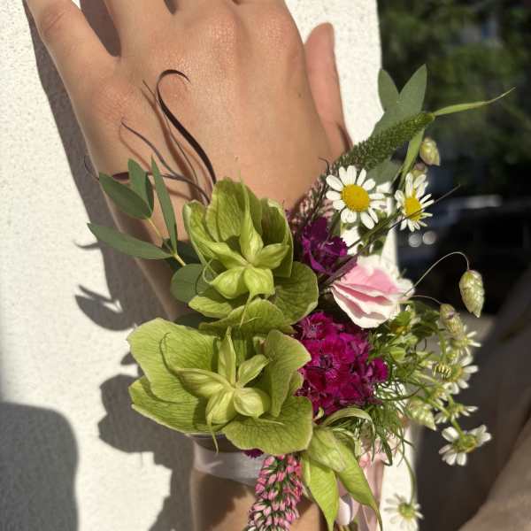 The Classic Corsage
