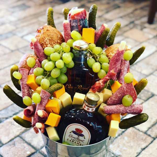 Dad’s Royal Graze & Sip Bucket