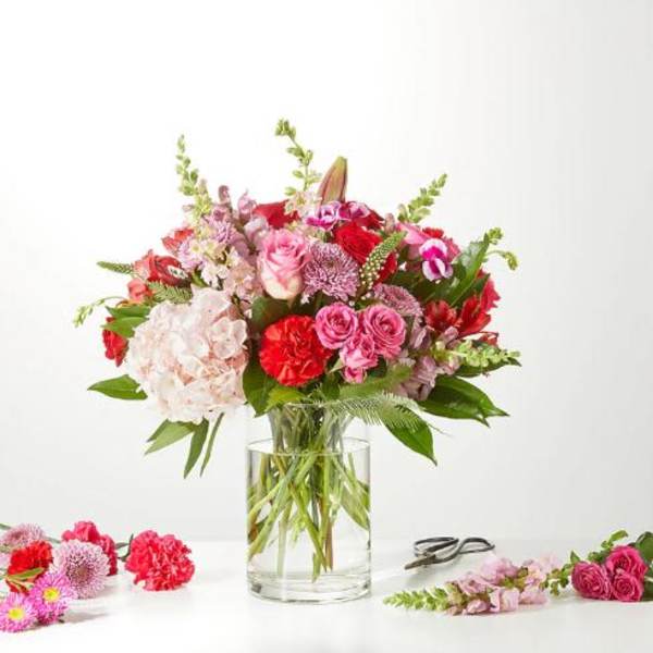 Swooning Over You Luxury Lily Flower
