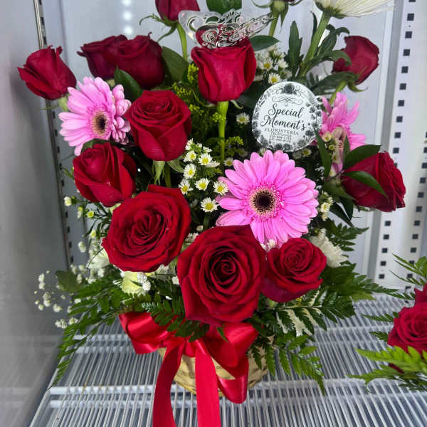 canasta de rosas y gerber By Special Moment´S