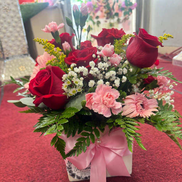 caja de rosas y clavel By Special Moment´S