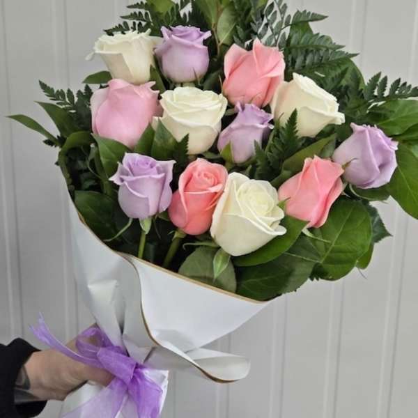 Wrap- Pastel Dozen Roses
