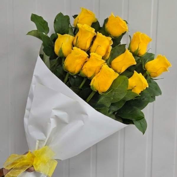 Wrap- Yellow Dozen Roses
