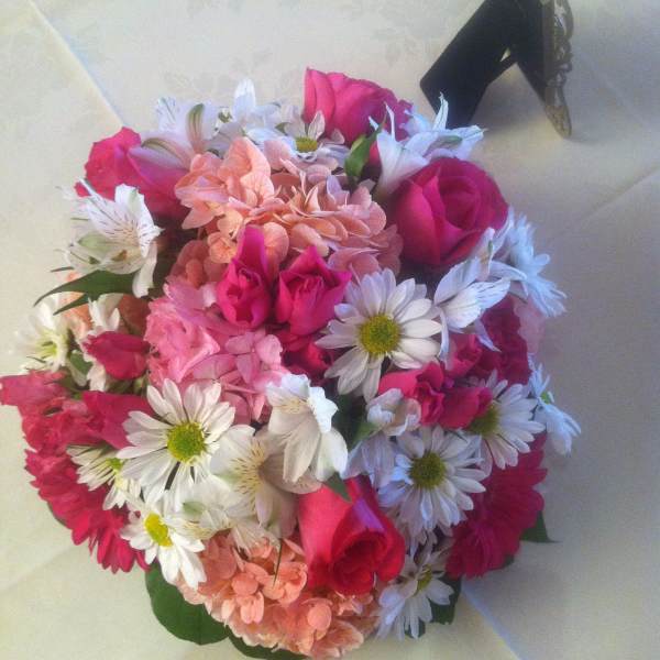 Pink and white mixed bouquet with roses, daisies, and lilies