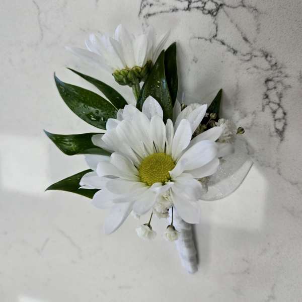 White Daisy Boutonniere