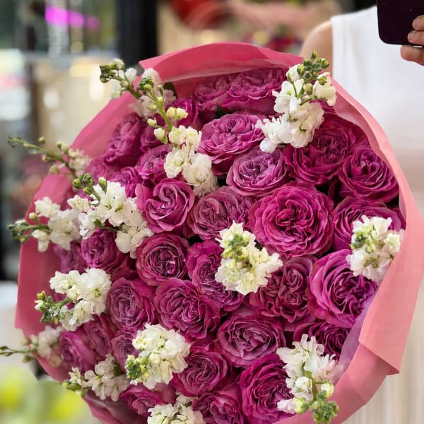 Violet Luxe Bouquet. The photo shows the deluxe size.