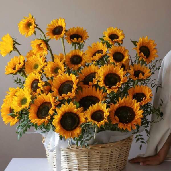 № 20 - Sunflowers Basket.The Photo Shows The Premium Size