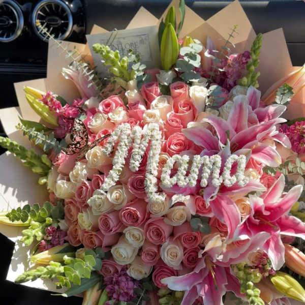 bouquet de rosas and lily By Special Moment´S