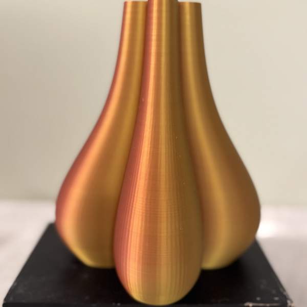 3D Color Changing Vase shorter size