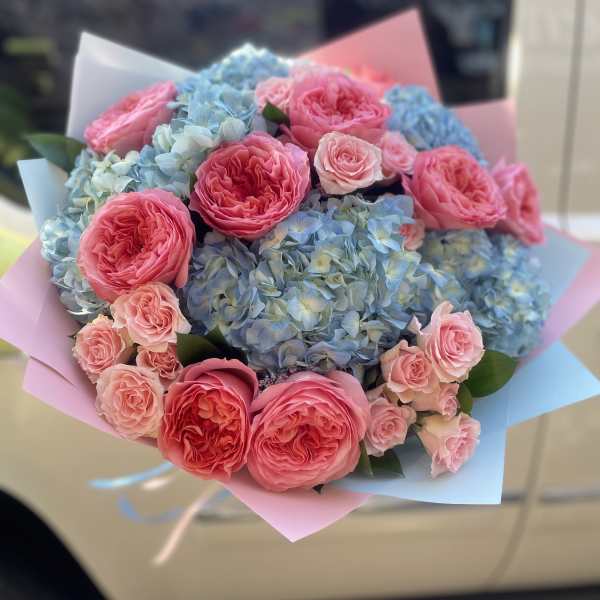 Super star Bouquet. The photo shows a standard size.
