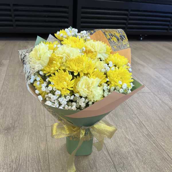 Yellow flowers bouquet