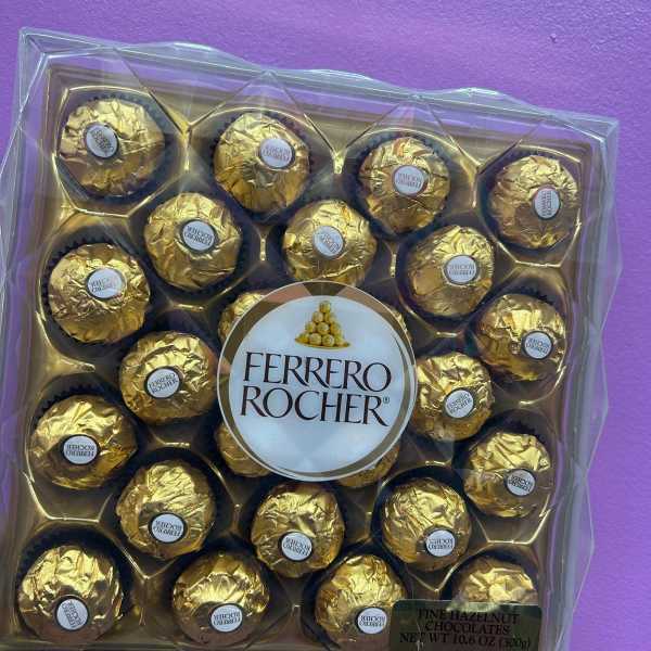 Ferrero Rocher 300g Chocolate Gift Box – Elegant Mother’s Day Treat