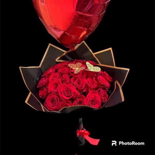 Red rose bouquet with a heart-shaped balloon and black wrapping