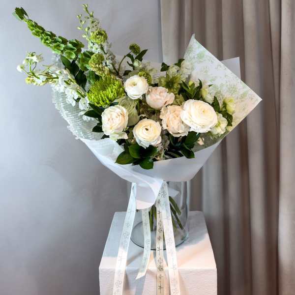 Ilsaek Kkot Monochromatic Bouquet