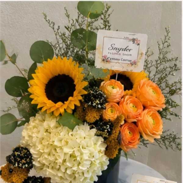 Golden Graduate Luxury Bouquet